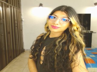 Alanni_parker live webcam thumbnail