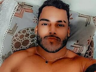 Ale_Mineiro live webcam thumbnail