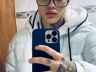 Ale_cuzz live webcam thumbnail