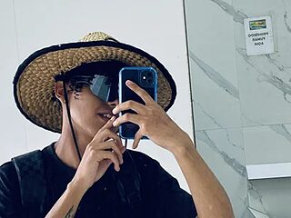 Aleexxx_2005 live webcam thumbnail