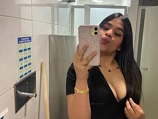 Alejandra_BDSM__ live webcam thumbnail