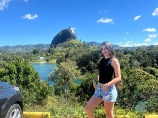 Aleska_romanov_ live webcam thumbnail