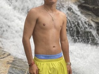 Alessandro_1610 live webcam thumbnail