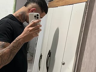 Alex_Oliveira83 live webcam thumbnail