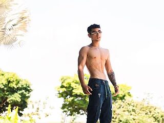 Alex_zt7 live webcam thumbnail