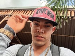 Alexanderreal23 live webcam thumbnail