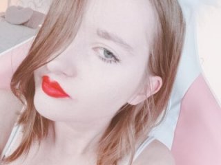 AlexsisFaee live webcam thumbnail