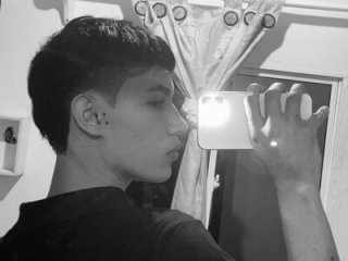 Alexxus_Smith live webcam thumbnail