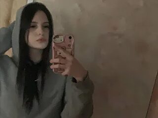 AlfredaSuttle live webcam thumbnail