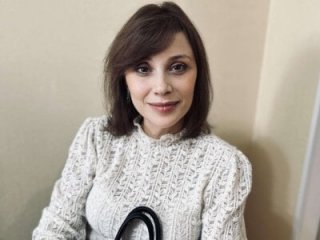 AliceCollinse live webcam thumbnail