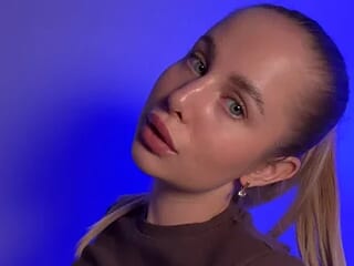 AliceIris live webcam thumbnail