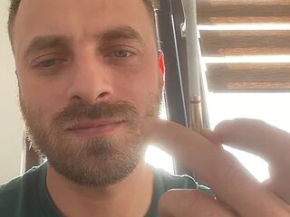 Aliceandmario live webcam thumbnail