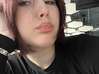 Alicebeb live webcam thumbnail