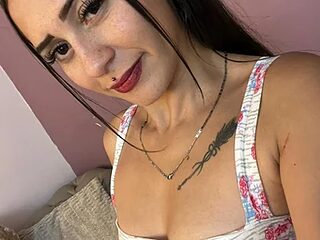 Alicecoule_ live webcam thumbnail
