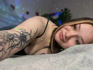 Aliceweidel_ live webcam thumbnail