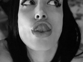 AlicianeFrancaise live webcam thumbnail