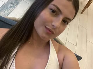 AlinaFrost live webcam thumbnail