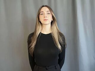 AlinaGach live webcam thumbnail