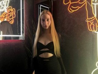 Alina_Blonde live webcam thumbnail