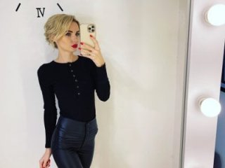 AlissonBia live webcam thumbnail