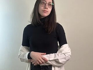 AllisonKierce live webcam thumbnail