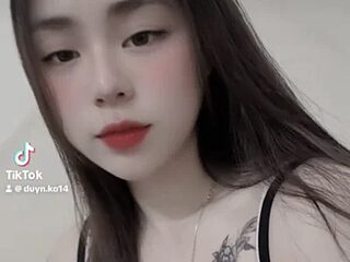 Alluring_woman live webcam thumbnail