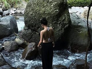 Alluringx_amara live webcam thumbnail