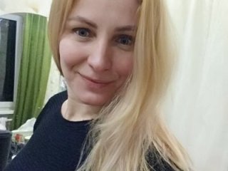 Alma_Evelynne live webcam thumbnail