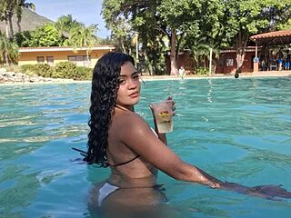 Alondra1810 live webcam thumbnail