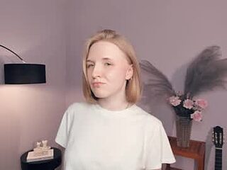 alaineborg live webcam thumbnail