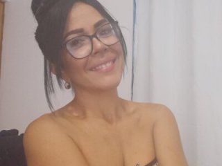 alejandralatina live webcam thumbnail