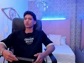 alejo_exotic live webcam thumbnail