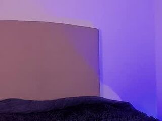 alesssia_moon live webcam thumbnail