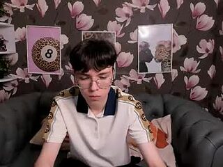 alex_bigls live webcam thumbnail