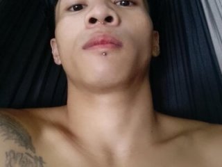 alex_sander_bigcock live webcam thumbnail