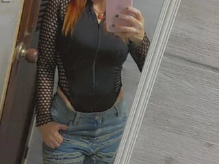 alexa_smith44 live webcam thumbnail