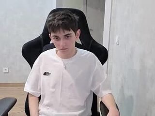 alexander_18_xxl live webcam thumbnail