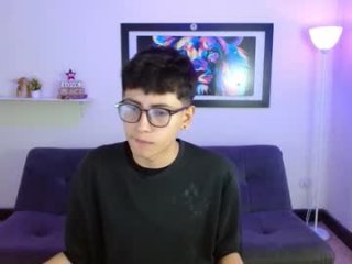 alexcum_18 live webcam thumbnail