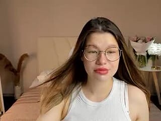 aliceruby1 live webcam thumbnail