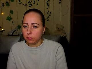 alicewonderkiss live webcam thumbnail