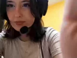 alisafelber live webcam thumbnail