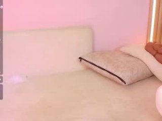 alison_collins_ live webcam thumbnail