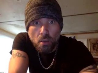 allitrunnin live webcam thumbnail