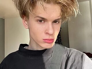 alyx_garden live webcam thumbnail