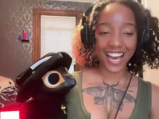 alyx_valoria live webcam thumbnail