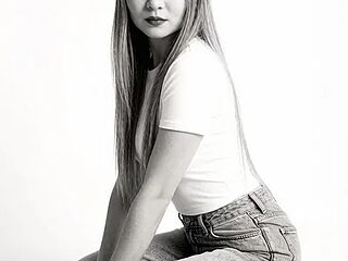 Amalie_Smith live webcam thumbnail