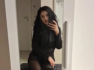 AmberDustt_ live webcam thumbnail
