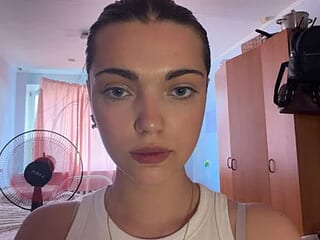 Ameliamali live webcam thumbnail