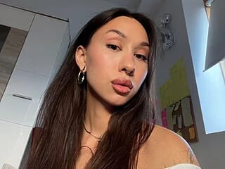 AmeliyaBlack live webcam thumbnail