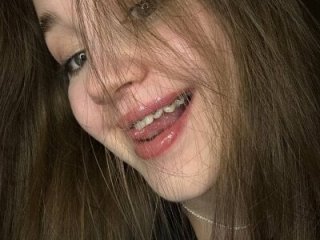 AmiLewis live webcam thumbnail